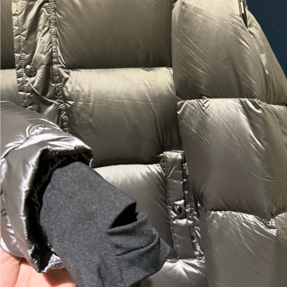 Silver puffer jacket for winter. -25 approved - Picture 3 of 7